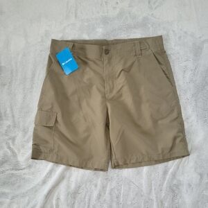 Columbia Mens 34 Six Rivers Cargo Shorts Green Pockets 100% Nylon 7.5 Inseam.M